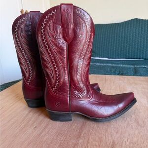 Ariat Burgundy Leather Western Boots